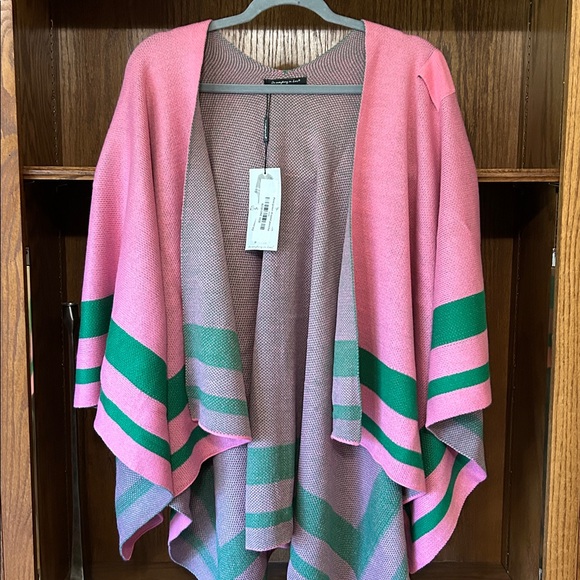 Do Everything in Love Pink and Green Poncho One Size NWT - Picture 2 of 2